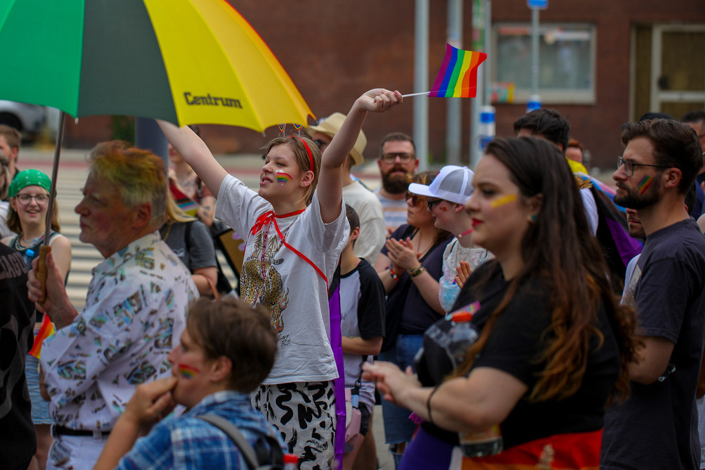 CSD_Moers_190725_108 | Bildergalerie von Sport-Ereignissen aber auch von weiteren spannenden Dingen - nicht nur vom Niederrhein. In Anlehnung an den bekannten Spruch von Hanns Dieter Hüsch heißt das Motto: "Niederrhein ist überall".  - Realisiert mit Pictrs.com
