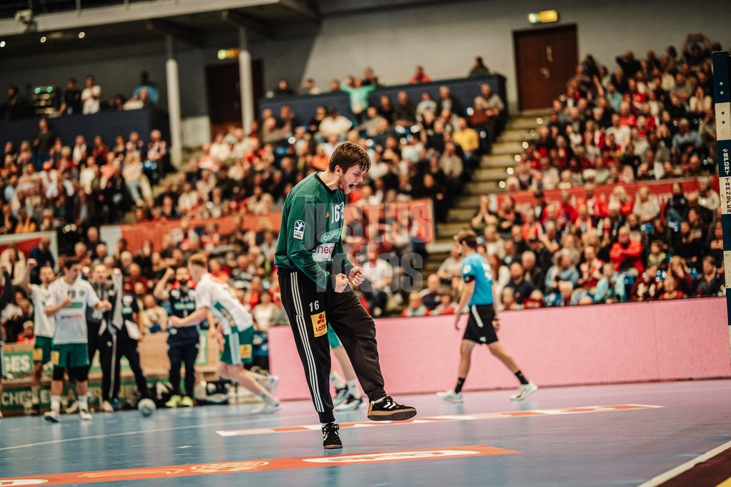 Handball | Männer | Saison 2024/2025 | DAIKIN Handball-Bundesliga | 8. Spieltag || Handball Sport Verein Hamburg vs. TSV Hannover-Burgdorf | 24.10.2024 | Simon Gade (#16, TSV Hannover-Burgdorf) jubelt nach gehaltenem Ball