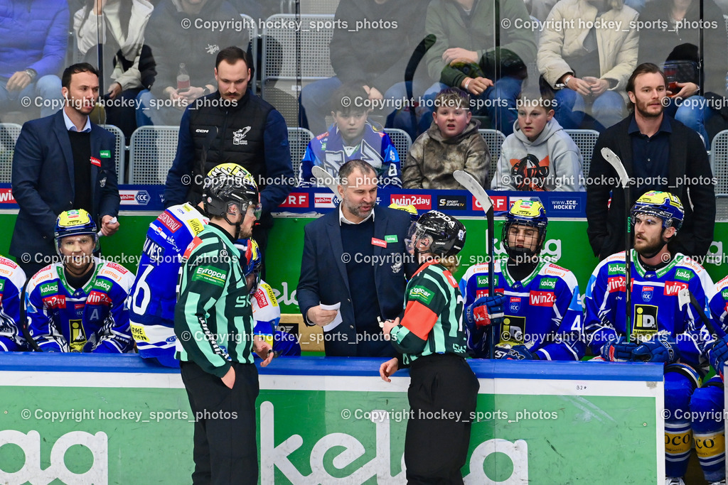 EC IDM WÄRMEPUMPEN VSV vs. MOSER MEDICAL GRAZ99ERS | Spielerbank EC VSV, Pierre Allard Headcoach EC VSV, #9 Alexander Rauchenwald EC VSV, Nico Steinwender Physiotherapist EC VSV, Marco Pewal Assistant Coach EC VSV, ZACHERL PATRICK Referee, KAINBERGER JULIA Referee, EC IDM WÄRMEPUMPEN VSV vs. MOSER MEDICAL GRAZ99ERS, EC IDM WÄRMEPUMPEN VSV vs. MOSER MEDICAL GRAZ99ERS am 17.03.2026 in Villach (Stadthalle Villach), Austria, (Photo by Bernd Stefan)