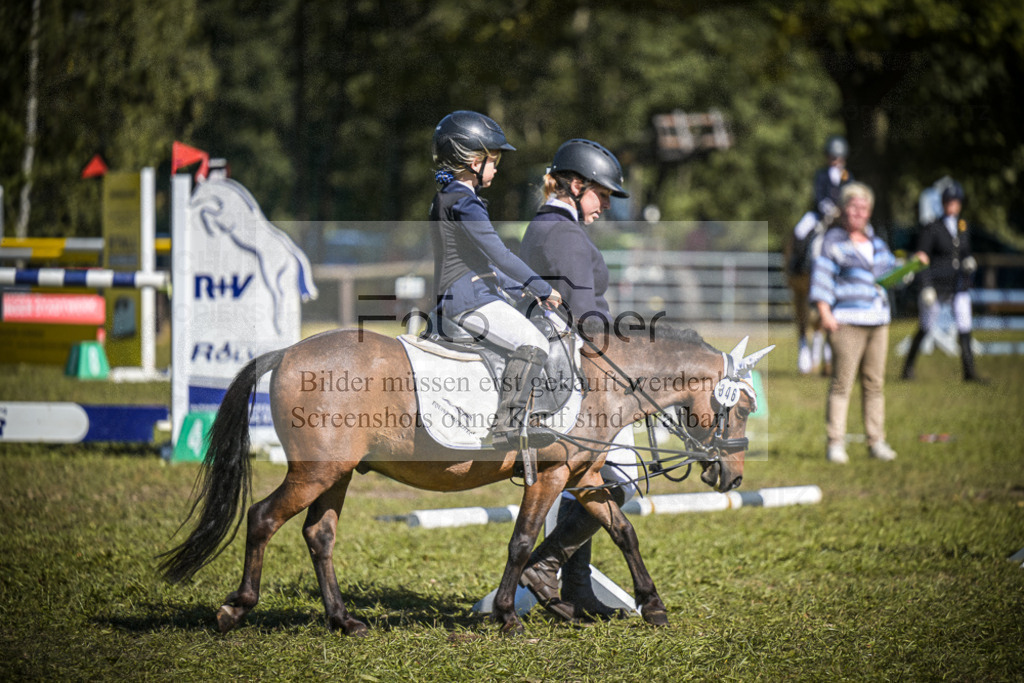 DOS_0175 | Entdecke hochwertige Reitturnierfotos von Foto Oger. Professionell, emotional und authentisch – jetzt Lieblingsmomente im Shop bestellen.Deutschlandweite Turnierfotografie. - Realisiert mit Pictrs.com
