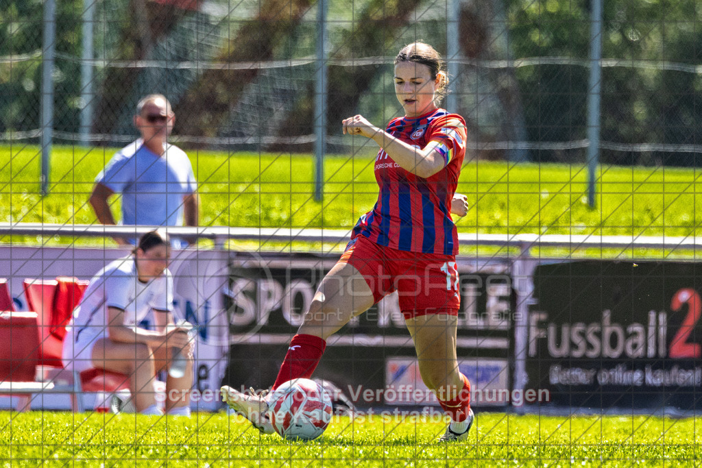 20260906_122953_0284-Bearbeitet_(c)_by_PhotoPeet | #,1.FC Donzdorf (weiß) vs. 1.FC Heidenheim 1846 (rot), Fußball, Frauen-Verbandspokal Gruppe 2, 2. Runde, Saison 2026/2027, Rasenplatz Lautertal Stadion, Süßener Straße 16, 73072 Donzdorf, 06.09.2026 - 11:00 Uhr,Foto: PhotoPeet / Sport- &amp; Eventfotografie / Peter Harich