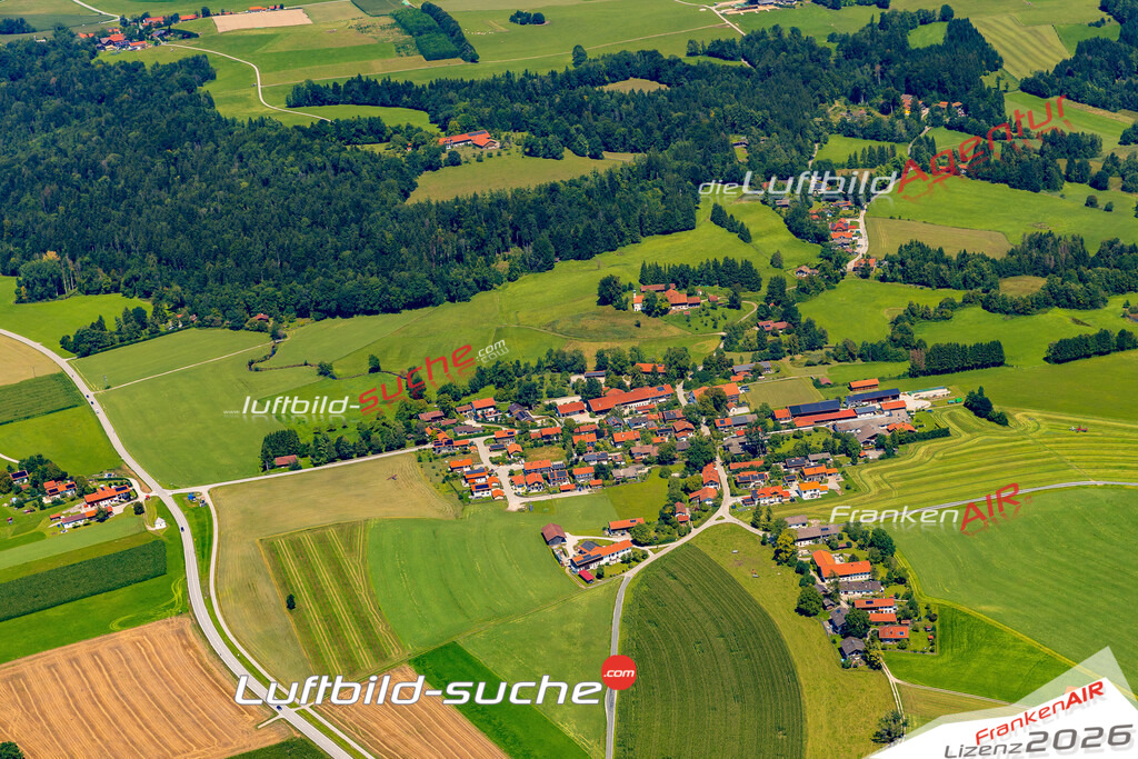 Luftbild Vs Google Maps  Bairawies  Dietramszell -Das Luftbild wurde 2025 vom UL-Flugzeug heraus erstellt ( keine Drohne ) - Hochauflösende Luftaufnahme -Nicht vergleichbar mit Google Maps oder Satelittenbilder- Die Geschenkidee !Mit Lizenz und Bildrechte bestellbar