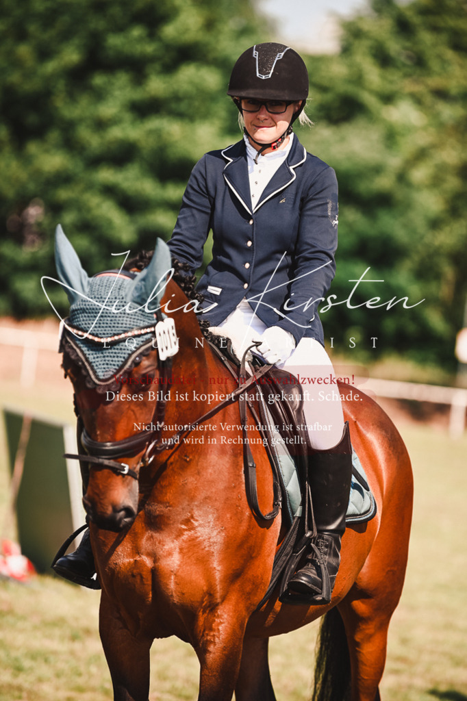 DSC_7312 | Pferde- und Turnierfotografie in Westsachsen. Pferdeportraits, Auftragszeichnungen und intuitive Kunst.