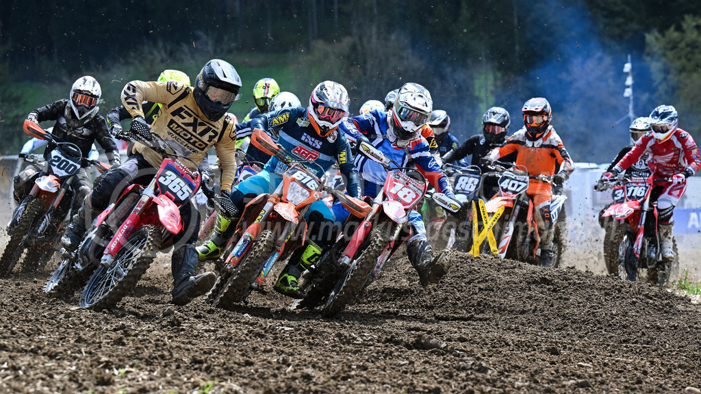 Motocross Schlatt bei Winterthur - 29. April 2023 | #365 Muff Marco aus Winterberg (CH) auf Honda, #616 Brunner Daniel aus Muemliswil (CH) auf KTM und #18 Huber Nick aus Honau (CH) auf Honda in der Kategorie MX2 / TL am Motocross Schlatt bei Winterthur, 29. April 2023.
Instagram: @mx_schlatt | @mc_wila | @sam_schweiz
Bild: Sportfotografie Markus Aeschimann | www.markus-aeschimann.ch - Realisiert mit Pictrs.com