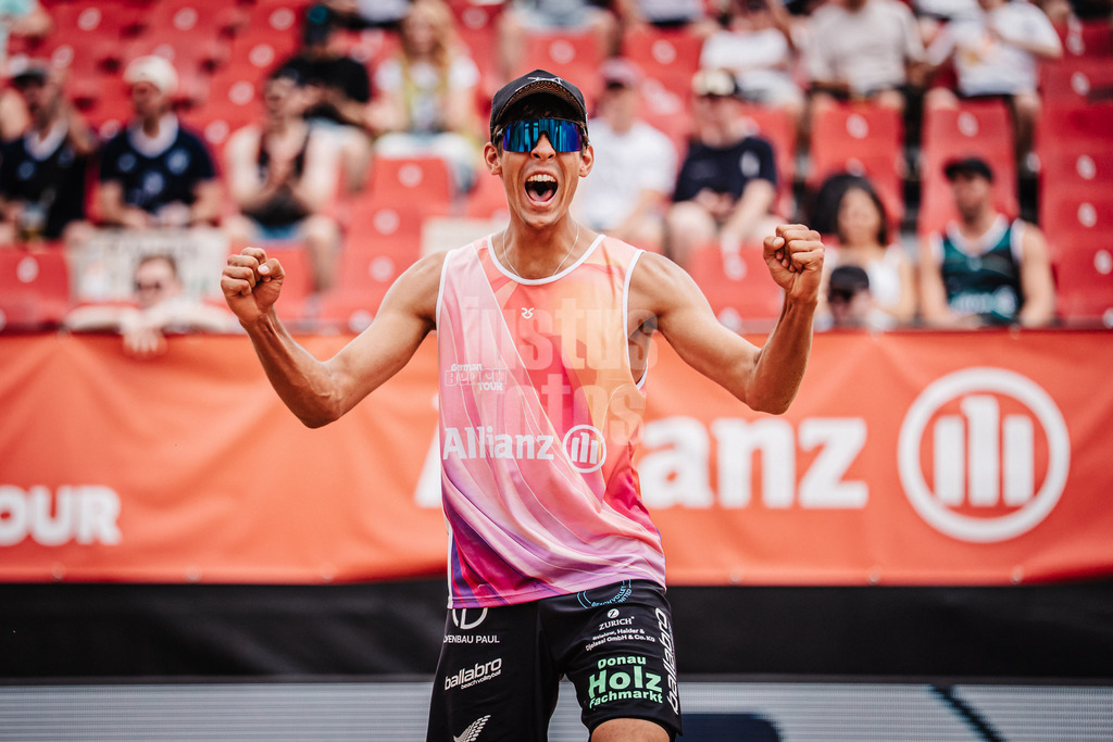Beachvolleyball | Männer | Allianz German Beach Tour 2025 | Tourstop München | 04.07.2025 | Valentin Schneckenburger jubelt