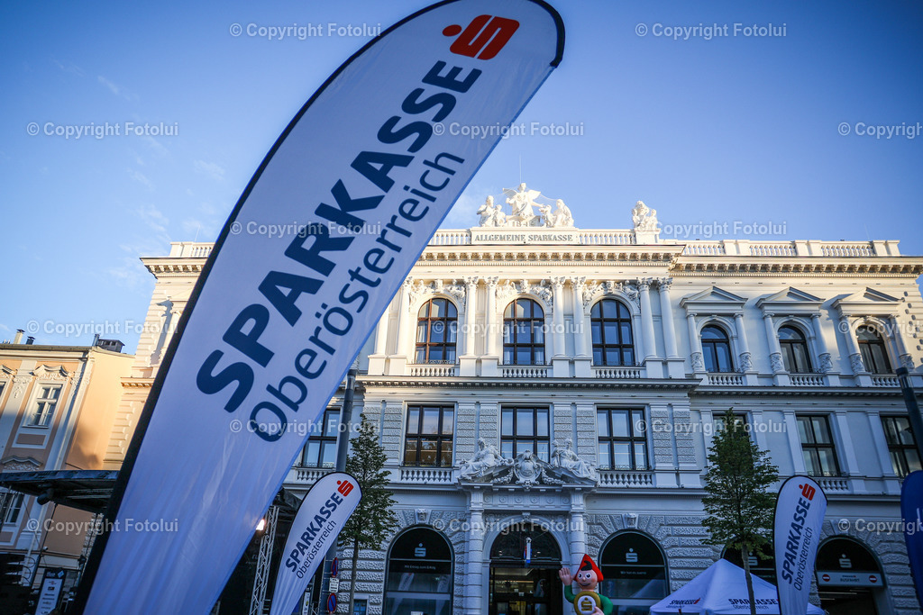 A-BINDER_20220922_0014 | LINZ,  AUSTRIA,22.Sept. 2022 - Night Run, Image shows Night Run.
Photo: Sportmediapics.com/ Manfred Binder
