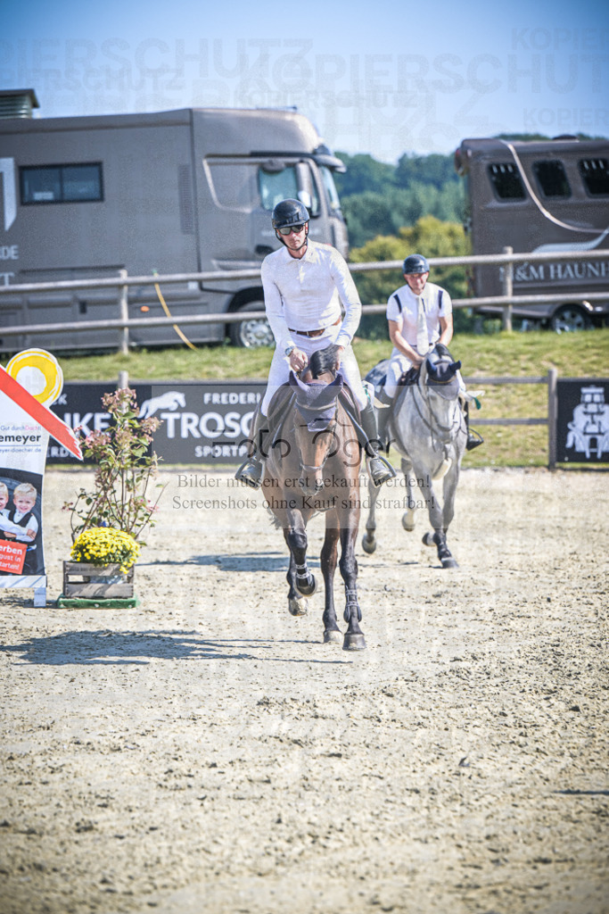 DOS_0135 | Entdecke hochwertige Reitturnierfotos von Foto Oger. Professionell, emotional und authentisch – jetzt Lieblingsmomente im Shop bestellen.Deutschlandweite Turnierfotografie. - Realisiert mit Pictrs.com