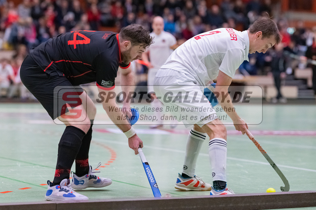 HK_20230113_102717 | 1. Bundesliga ( Halle ) Herren Crefelder HTC - DSD Düsseldorf am 13.1.2023 Crefelder HTC  ( CHTC ) Halle Glockenspitz , Krefeld , Breucker Julius ( Crefelder HTC #2 ) , Jans Becker ( DSD Düsseldorf #34 )
