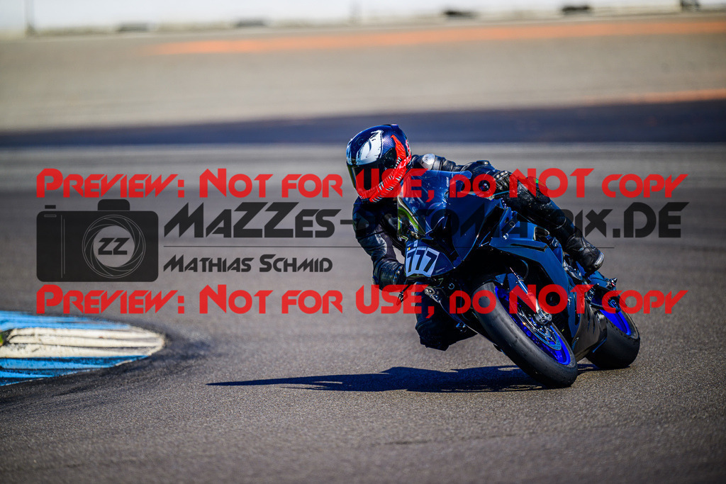 MaZZes_FotoMatrix_240520_6021986_7714 | WEISS