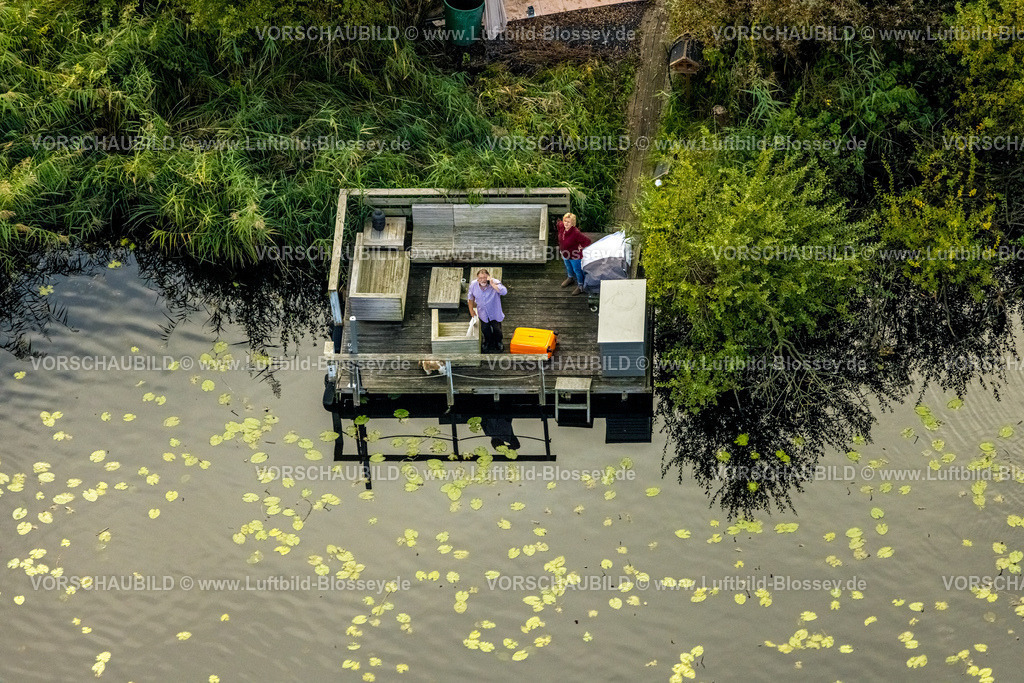 Rees241010738HaffenscheLandwehr | Luftbild, Haffensche Landwehr, Campingplatz und Campinghäuser Im Bonekamp, Bootssteg Freizeitanlage Sitzgruppe, Mehrhoog, Hamminkeln, Niederrhein, Nordrhein-Westfalen, Deutschland