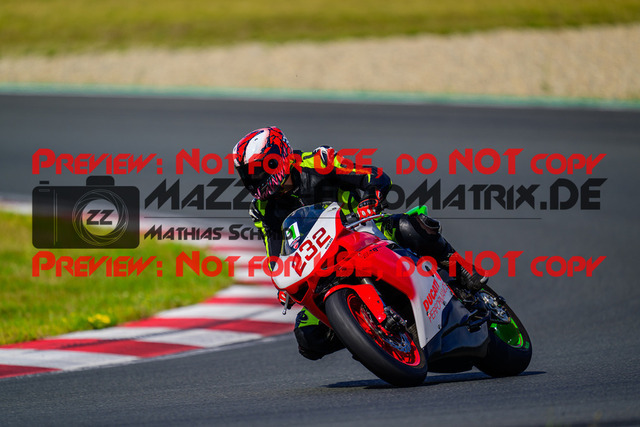 MaZZes_FotoMatrix_240724_6007705_2-8 | GRUEN