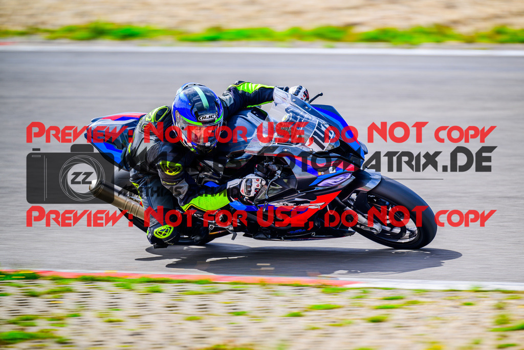 MaZZes_FotoMatrix_240911_6007705_6222 | WEISS