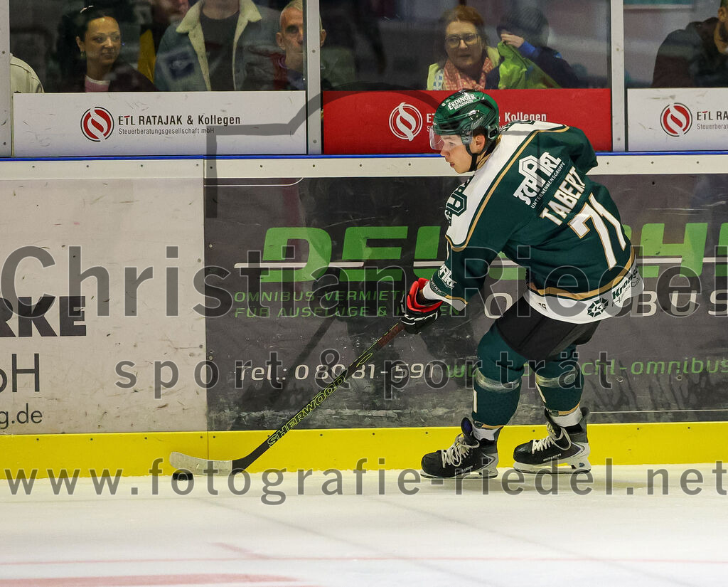 2025-09-12_022_TSV_Erding_gegen_EV_Landshut | Erding, Deutschland, 12.09.2025:Eishockey, Oberliga Süd 2025 / 2026, Testspiel, TSV Erding gegen EV Landshut, Endergebnis: 4:6Marcel Tabert (Erding Gladiators, #71)Foto: Christian Riedel / fotografie-riedel.net