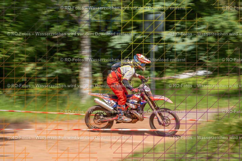 Wolfshausen 5 Lauf -575 | Sportfotografie von RO-Fotos: Motorsport, Motocross, Enduro, Laufveranstaltungen und Triathlon. Professionelle Fotos von Sportlern und Events. - Realisiert mit Pictrs.com