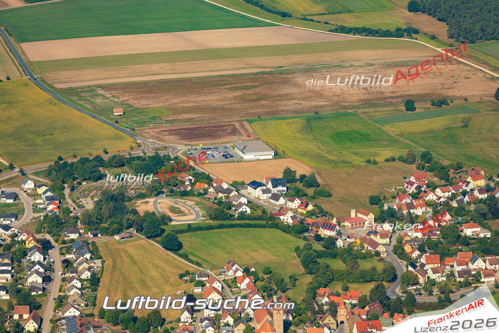 Das Luftbild zeigt :  Abenberg - Die Luftaufnahme wurde 2024 vom UL-Flugzeug aus erstellt ( keine Drohne ) - Hochauflösende Luftaufnahme - Für grossformatige Ausdrucke geeignet. Die Geschenkidee !Mit Lizenz und Bildrechte bestellbar