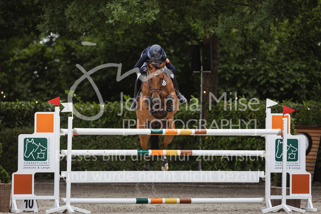 240614_Lemwerder_S1-Springen-517 | Deine schönsten Turniermomente als professionelle Fotos! Entdecke hochwertige Pferdesport-Fotografie im Online-Shop. Jetzt Fotos finden & bestellen!
