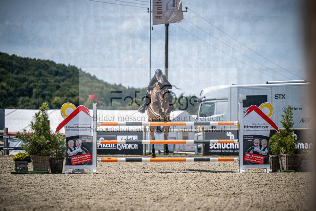 DOS_5586 | Entdecke hochwertige Reitturnierfotos von Foto Oger. Professionell, emotional und authentisch – jetzt Lieblingsmomente im Shop bestellen.Deutschlandweite Turnierfotografie. - Realisiert mit Pictrs.com