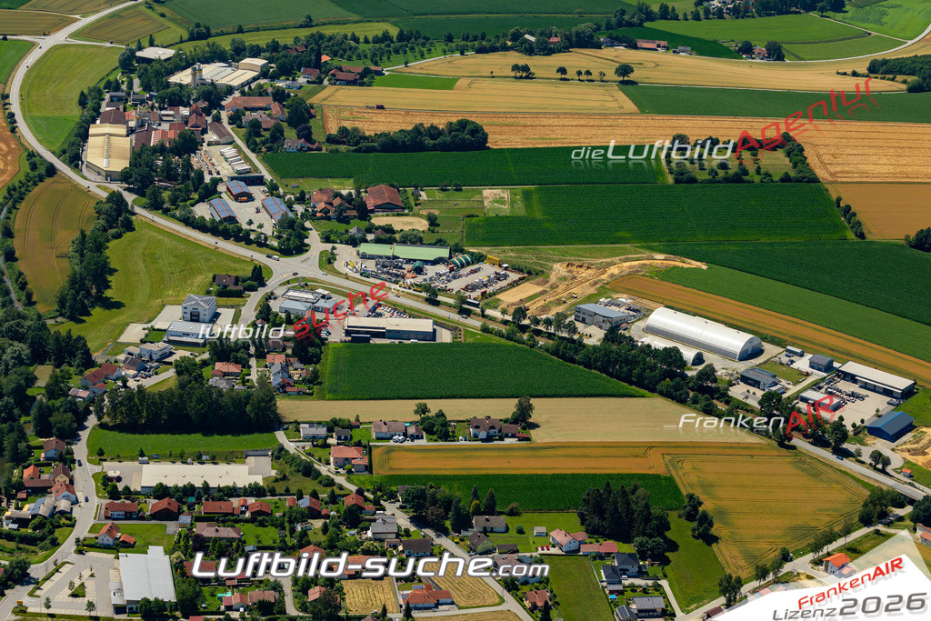 Aktuelles Luftbild von Steinkirchen Ortenburg - Die Luftaufnahme wurde 2022 mittels UL-Flugzeug erstellt ( keine Drohne ) - hochauflösende Kamera-Systeme von  Canon -Beste Qualität - Für grossformatige Ausdrucke geeignet. Die Geschenkidee !