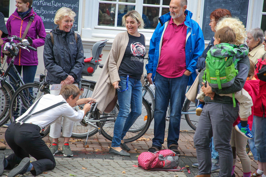 ShivaGrings_Act1_069 | Bildergalerie von Sport-Ereignissen aber auch von weiteren spannenden Dingen - nicht nur vom Niederrhein. In Anlehnung an den bekannten Spruch von Hanns Dieter Hüsch heißt das Motto: "Niederrhein ist überall".  - Realisiert mit Pictrs.com