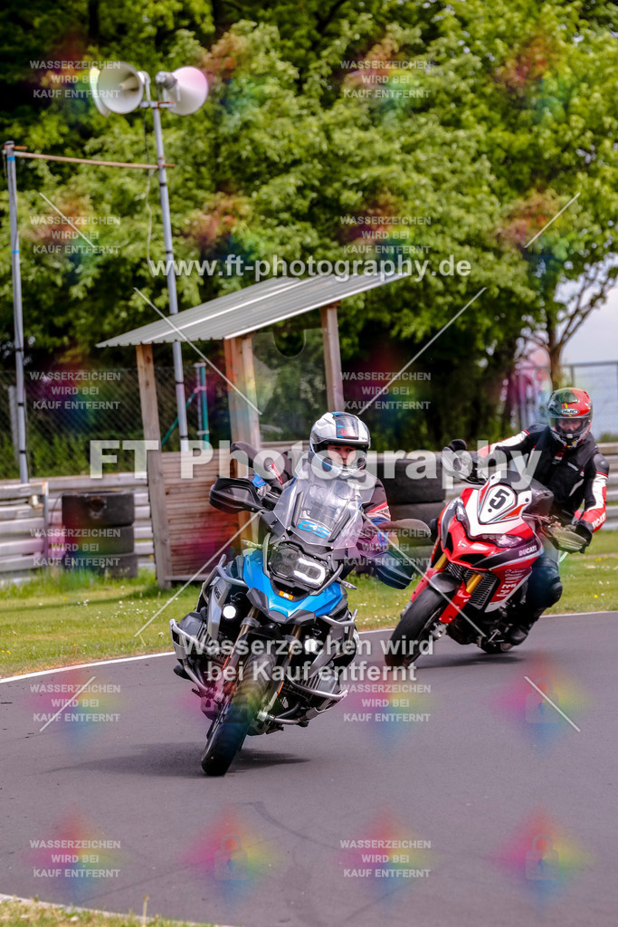 MotoTeamVBK-20809 | Hier findet Ihr Bilder von Touristenfahrten auf der Nürburgring Nordschleife oder von anderen Veranstaltungen die ich besucht habe. Viel Spass beim Durch Schauen 