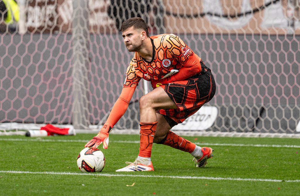 FCSP_YD-00428 | Der offizielle Shop für FC St. Pauli Fotos. Wähle aus Spielszenen & Fanmomenten dein FCSP Wunschformat. Wir liefern Millerntor-Atmosphäre.