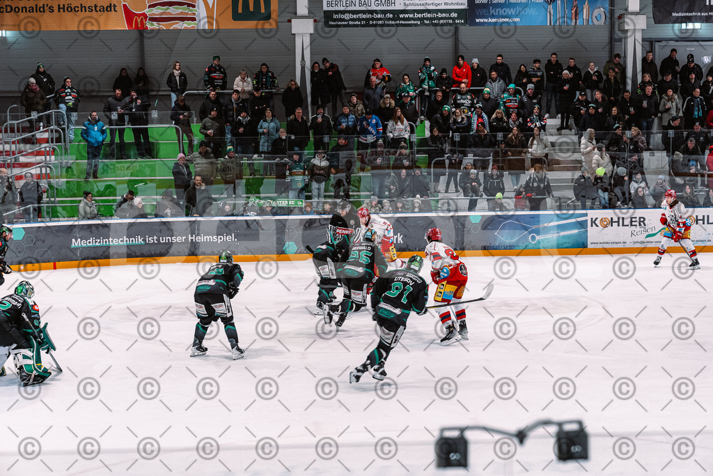 Alligators_vs_Deggendorf_30_11_2025-049 | Höchstadt Alligators Fotogalerie: Eishockey-Action aus Franken. Professionelle Spielfotos, Portraits & Stadionbilder zum Download. Jetzt entdecken! - Realized with Pictrs.com