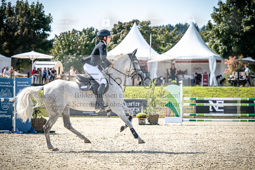 DOS_1022 | Entdecke hochwertige Reitturnierfotos von Foto Oger. Professionell, emotional und authentisch – jetzt Lieblingsmomente im Shop bestellen. - Realisiert mit Pictrs.com