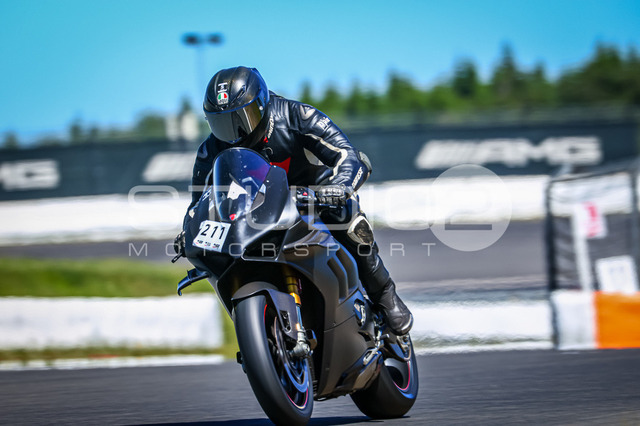 0211-260526NBR-008_211 | Deine Full-Service-Agentur für ✔️Videoproduktionen und ✔️Motorsportfotografie Jetzt Angebot anfragen!