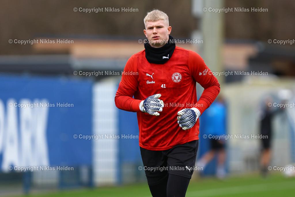 NH_HolsteinKiel_Training_10122025 | #41 Lio Rothenhagen (Holstein Kiel)Fußball I Herren I Training I Saison 2025-2026 I Holstein Kiel I 10.12.2025 I Citti-Fußballpark