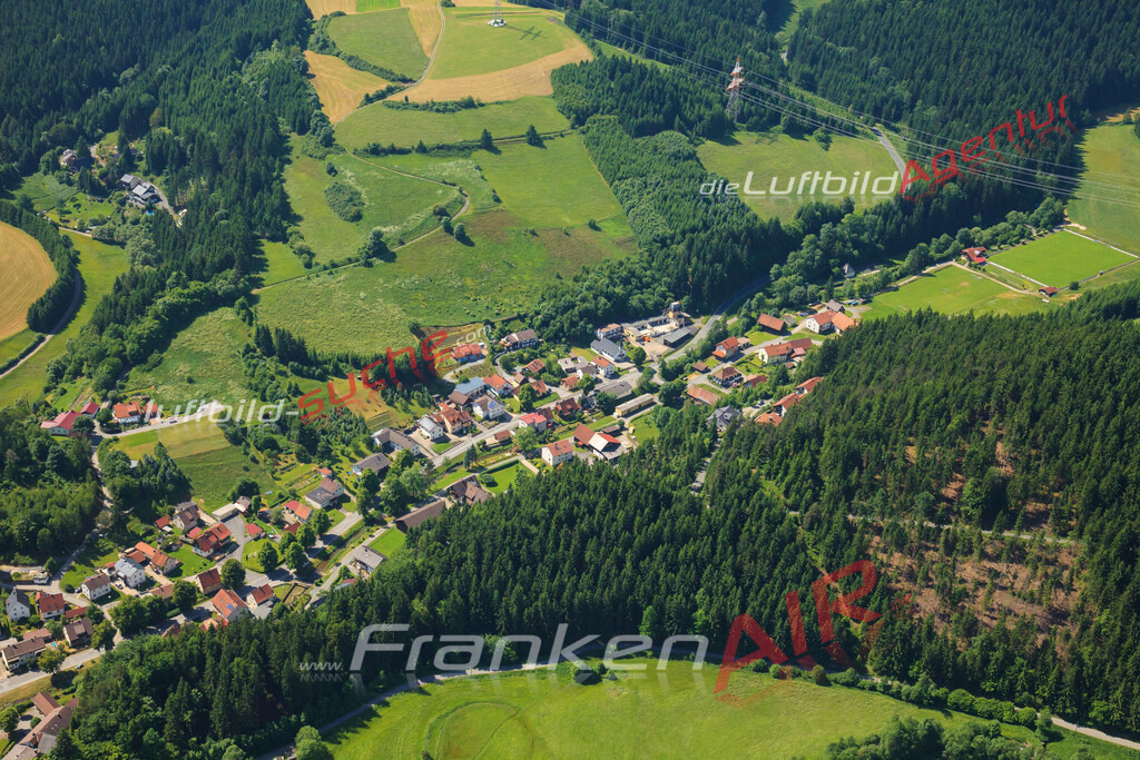 Luftbild von Gifting Wilhelmsthal - Luftaufnahme wurde 2013 von https://frankenair.de mittels Flugzeug (keine Drohne) erstellt - die Geschenkidee