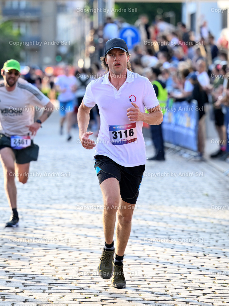 20250613_0013 | FREY Chris (Immobilien Lorenzen) / 10 km Bäcker Andresen-Lauf / Holstenköstenlauf 2025 / Kleinflecken / 24534 Neumünster / 13.06.25 - Realisiert mit Pictrs.com