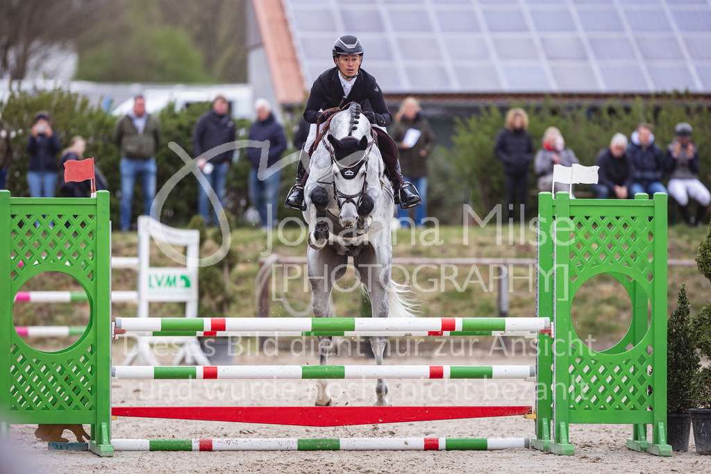 250417_Springpferde-A1-158 | Deine schönsten Turniermomente als professionelle Fotos! Entdecke hochwertige Pferdesport-Fotografie im Online-Shop. Jetzt Fotos finden & bestellen!