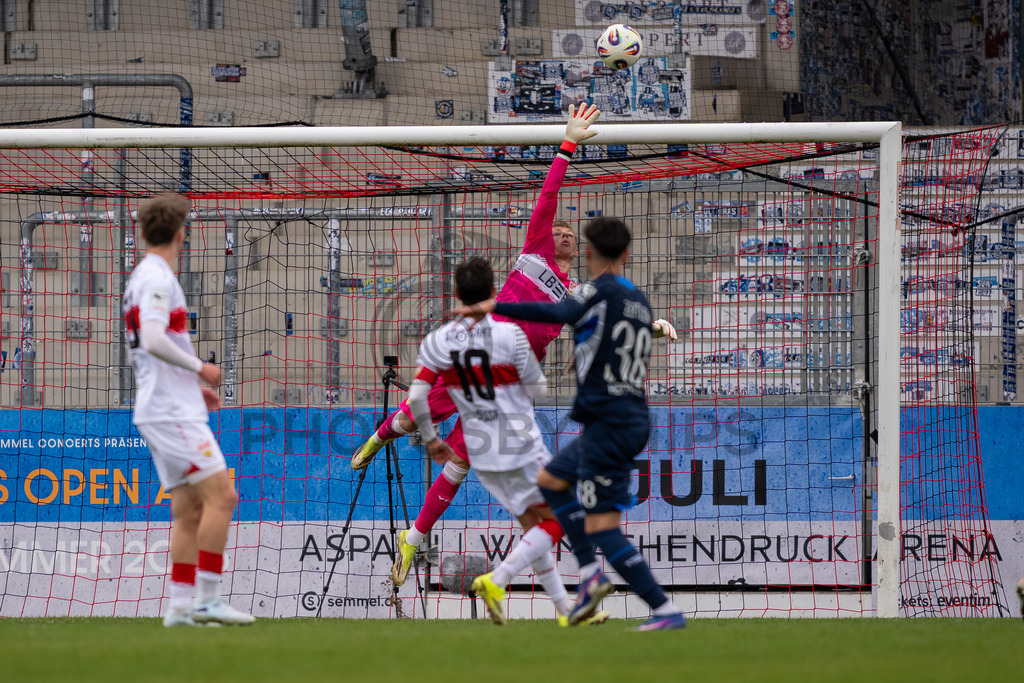 VfB Stuttgart II vs. TSG Hoffenheim II, Fussball, 3. Liga, 26. Spieltag, 15.03.2026 | Florian Pascal Hellstern (VfB Stuttgart II, #01),VfB Stuttgart II vs. TSG Hoffenheim II, Fussball, 3. Liga, 26. Spieltag, 15.03.2026Foto: photosbyphips/Philip Ziegler