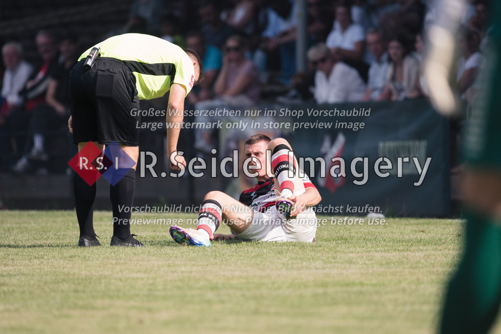 RS-1-127279 | Moritz Bennet Grosche (#11, AFC) iiegt nach einem Foul am Boden