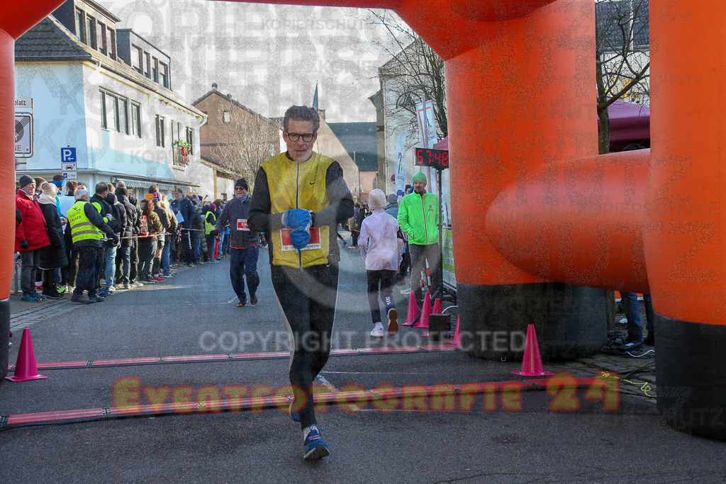241201_1234_EX1_2702 | Sportfotografie im Rhein-Sieg Kreis, Köln, Bonn, NRW, Rheinland Pfalz, Hessen, etc. Unser Tätigkeitsfeld umfasst den Laufsport vom Volkslauf über den Marathon, Duathlon, Triathon bis zum Ultralauf wie Kölnpfad Ultra oder Schindertrail.