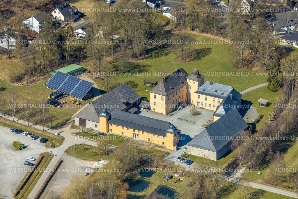 Sundern250304334 | Luftbild, Schloss Haus Amecke, Solarpanel, Amecke, Sundern, Sauerland, Nordrhein-Westfalen, Deutschland