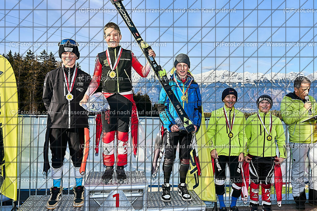 ALP1399_Patscherkofel_FischerCup-RTL_Siegerehrung | (C)FotoLois.com, Alois Spandl, FischerCup-RTL, Kinder-/Schüler-Rennen auf der Heiligwasserwiese am Patscherkofel, SkiClub Innsbruck Patscherkofel (SCIP), Fr 30. Dezember 2022.
