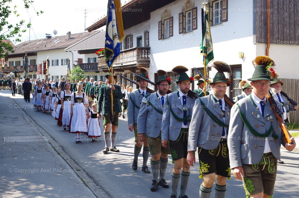 IMGP3644 | fotografiert von Axel PollmannLeonhardi Wallfahrt Benediktbeuern und Murnau, Fronleichnam, Fasching, Landschaft im Loisachtal und Benediktbeuern  - Realisiert mit Pictrs.com