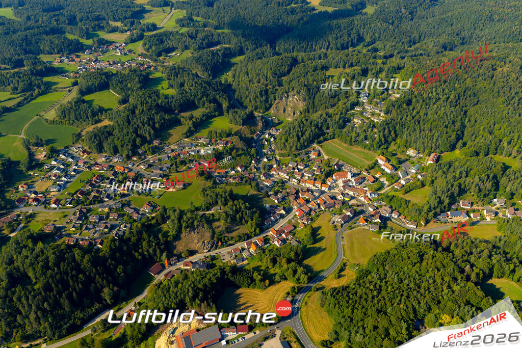 Das Luftbild zeigt :  Obertrubach - Die Luftaufnahme wurde 2024 vom UL-Flugzeug aus erstellt ( keine Drohne ) - Hochauflösende Luftaufnahme - Für grossformatige Ausdrucke geeignet. Die Geschenkidee !Mit Lizenz und Bildrechte bestellbar
