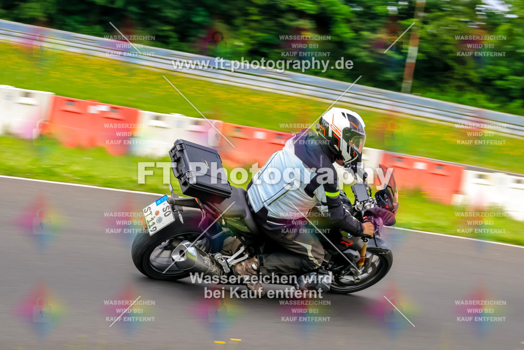 VBK-7057 | Hier findet Ihr Bilder von Touristenfahrten auf der Nürburgring Nordschleife oder von anderen Veranstaltungen die ich besucht habe. Viel Spass beim Durch Schauen 