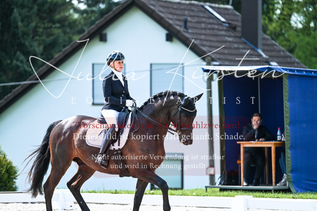 20230513_JK-Röhrsdorf-10-0527 | Pferde- und Turnierfotografie in Westsachsen. Pferdeportraits, Auftragszeichnungen und intuitive Kunst.