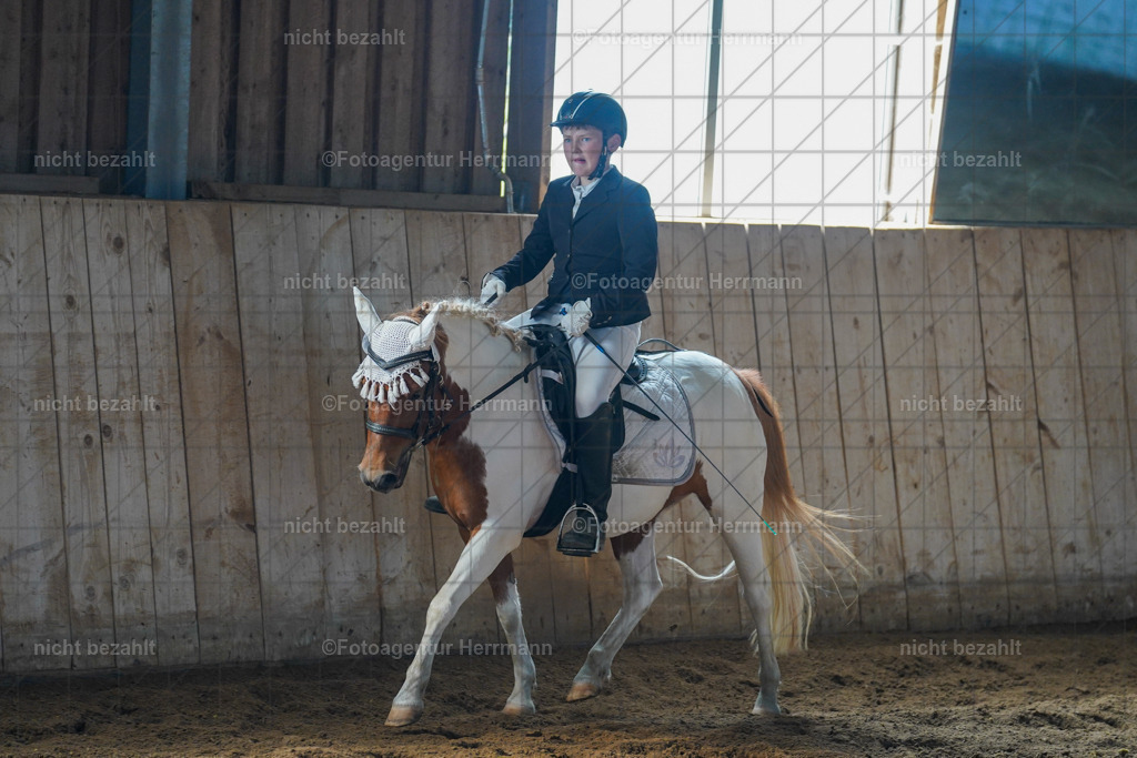 20230916-FAH08578 | Landsberg am Lech 2023, Turnierbildern, Turnierbilder Bayern, Reitsportfotograf, Pferdefotograf Bayern, Turnierfotos Landsberg, Fotoagentur Herrmann, Turnierfotografen Bayern
