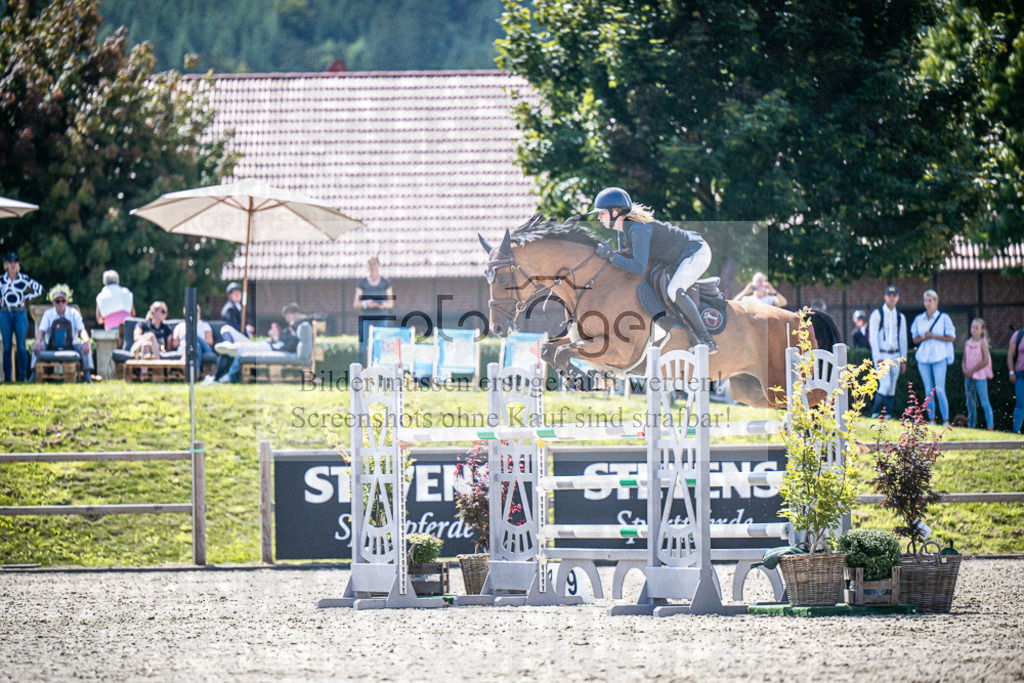 DOS_5920 | Entdecke hochwertige Reitturnierfotos von Foto Oger. Professionell, emotional und authentisch – jetzt Lieblingsmomente im Shop bestellen.Deutschlandweite Turnierfotografie. - Realisiert mit Pictrs.com