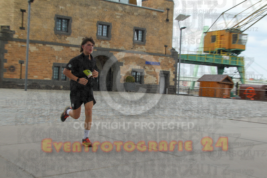 250920_1530_EV4_8980 | Sportfotografie im Rhein-Sieg Kreis, Köln, Bonn, NRW, Rheinland Pfalz, Hessen, etc. Unser Tätigkeitsfeld umfasst den Laufsport vom Volkslauf über den Marathon, Duathlon, Triathon bis zum Ultralauf wie Kölnpfad Ultra oder Schindertrail.
