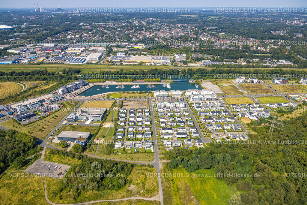 Gelsenkirchen240808675GE-Sued | Luftbild, neues Stadtquartier Graf Bismarck Wohnanlage und Stölting Marina Yachthafen am Rhein-Herne-Kanal, Anlegestelle für Boote, Bismarck, Gelsenkirchen, Ruhrgebiet, Nordrhein-Westfalen, Deutschland