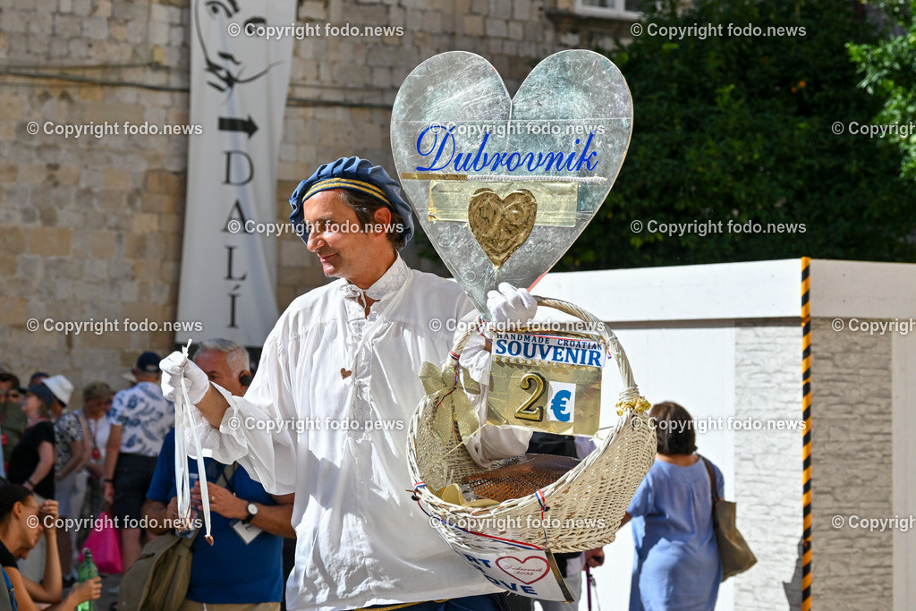 Kroatien_ Dubrovnik_ 11.10.2023-111 | 11.10.2023, Kroatien, HRV, Dubrovnik im Bild Gastronomie, Tourismus, Touristen, Sehenswuerdigkeiten, Stadtansichten



eine Stadt im suedlichen Kroatien an der Adriakueste in der Gespannschaft Dubrovnik-Nereveta. Die Altstadt wurde im Jahr 1979 von der UNESCO in die Liste des Weltkulturerbes aufgenommen.