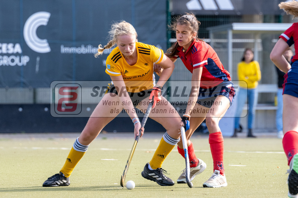 SFE_20231021_0129 | Deutsche Meisterschaft Weibliche U16 Halbfinale Düsseldorfer HC - Harvestehuder THC am 21.10.2023 in Köln (Düsseldorfer Hockeyclub 1905 e.V.), Photo: Stephan Fehrmann 2023 (Sports-Gallery)