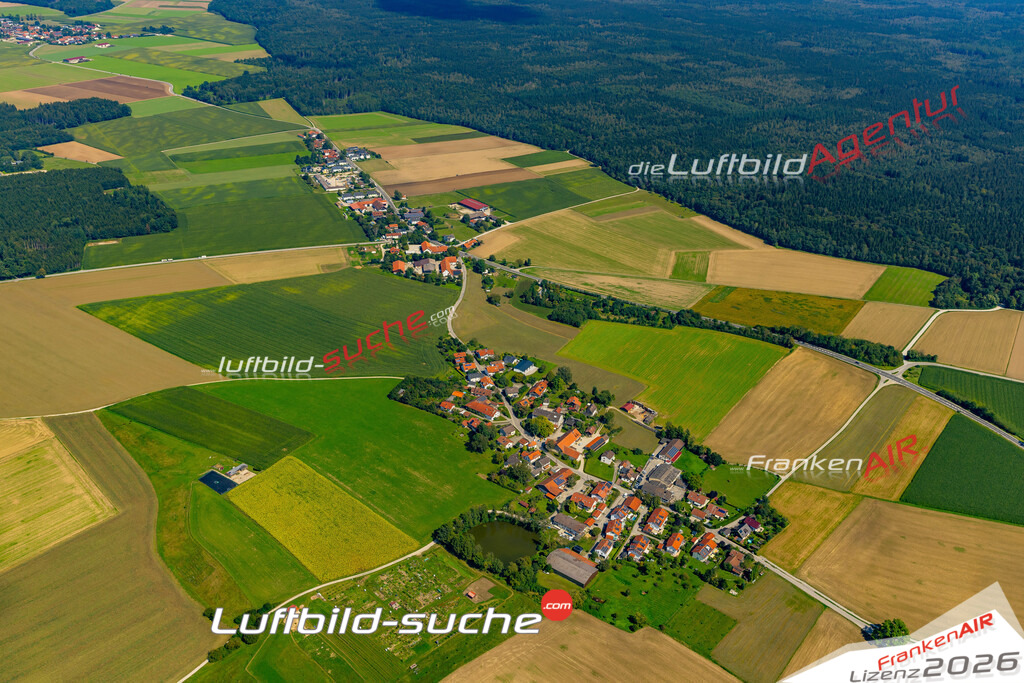 Das Luftbild zeigt : Ingelsberg Zorneding - Die Luftaufnahme wurde 2024 vom UL-Flugzeug aus erstellt ( keine Drohne ) - Hochauflösende Luftaufnahme - Für grossformatige Ausdrucke geeignet. Die Geschenkidee !Mit Lizenz und Bildrechte bestellbar