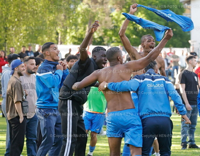 1. FCA 04 Darmstadt wird Kreispokalmeister | 09.05.2024 Fussball Herren Saison 2023 2024 Kreispokal Finale Rot-Weiss Darmstadt - FCA Darmstadt (8:9) v. li. ausgelassener Jubel nach dem entscheidenden Tor für FCA DA (Foto: Peter Henrich) - Realisiert mit Pictrs.com