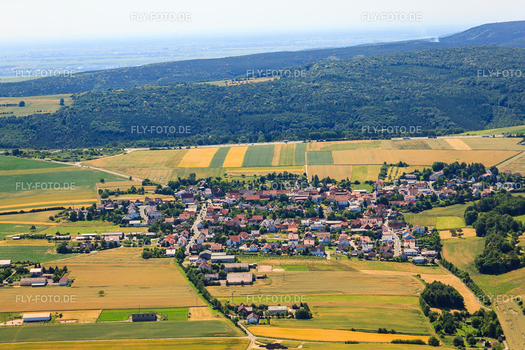 Dorf aus Norden | Luftbild: Dorf aus Norden in Tiefenthal im Bundesland Rheinland-Pfalz in Deutschland. Foto: IMG_30100.jpg vom 05.07.2010 durch Werner Riehm/FLY-FOTO.de - Realisiert mit Pictrs.com